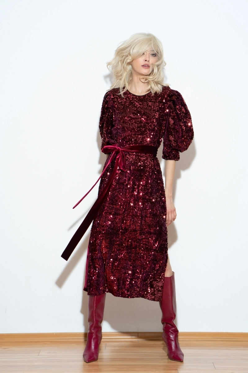 ROCHIE HOLIDAY 1